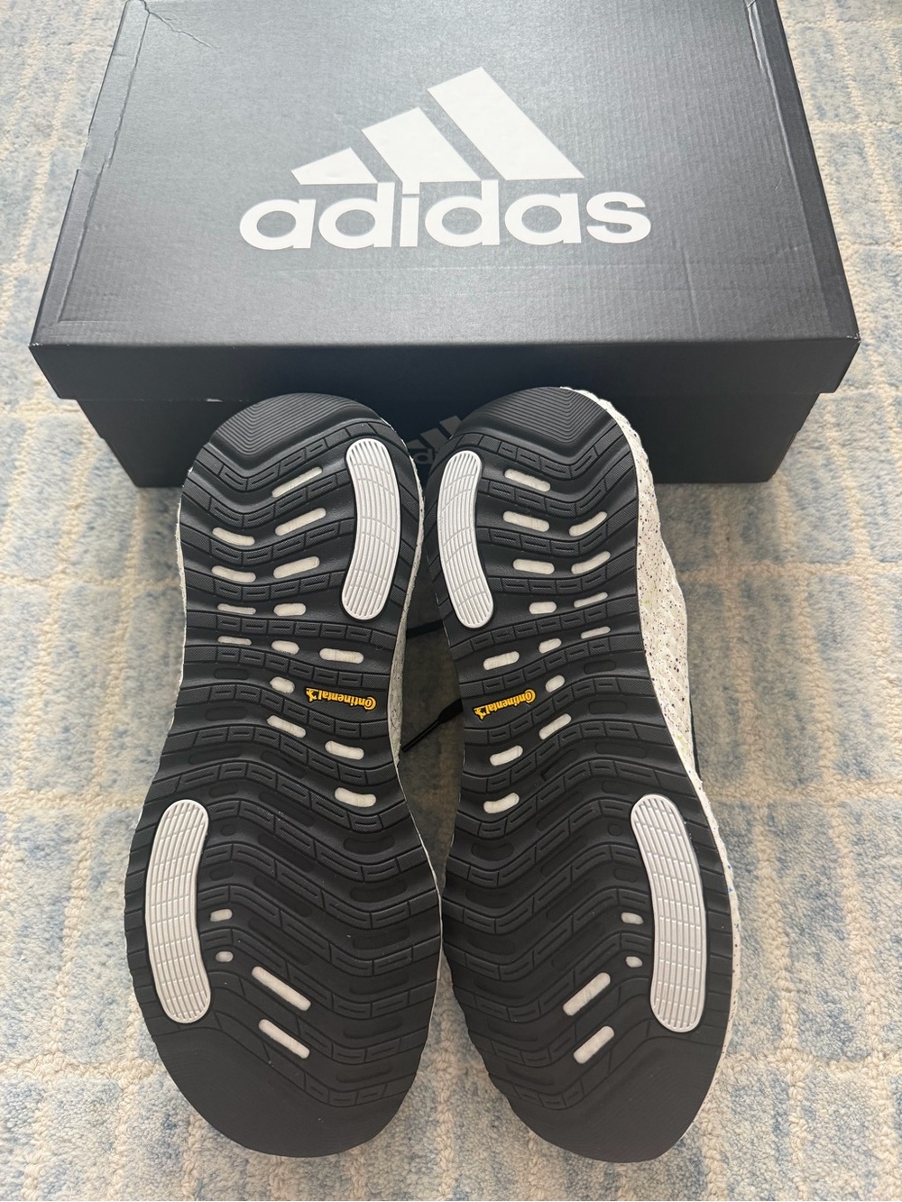 adidas Men’s Black Athletic Running Shoes with White Midsole - Picture 4 of 8